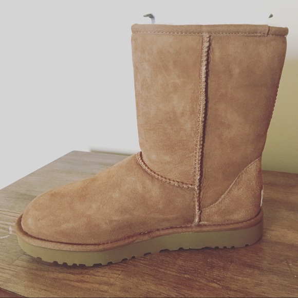 Ugg Winter Boots - Picture 3 of 8